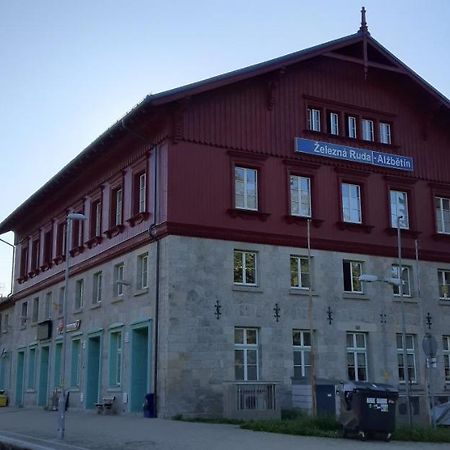 Aparthotel Dopravna Alzbetin à Železná Ruda Extérieur photo